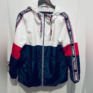 NWT Tommy Hilfiger Ladies' Long Windbreaker Medium